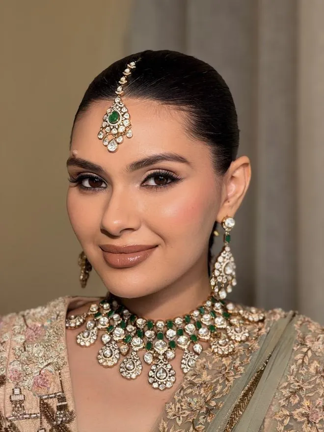 Emerald and gold bridal look